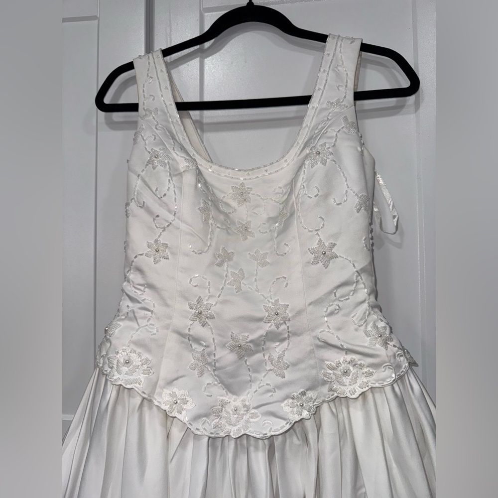 Elegant White Floral Embroidered Wedding Dress